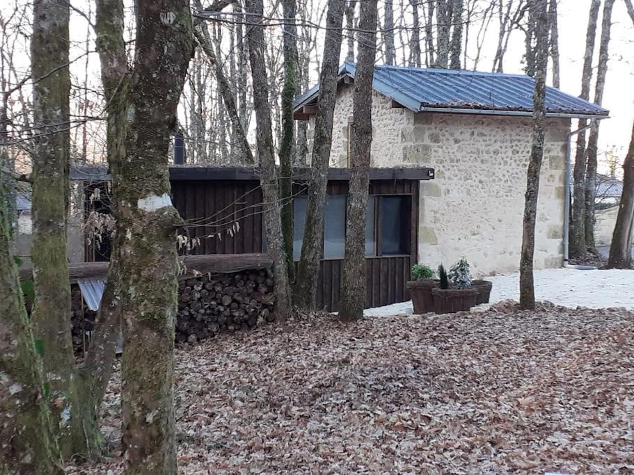 Le Gite De La Cabane De L'Oiseau Couze-et-Saint-Front Eksteriør billede