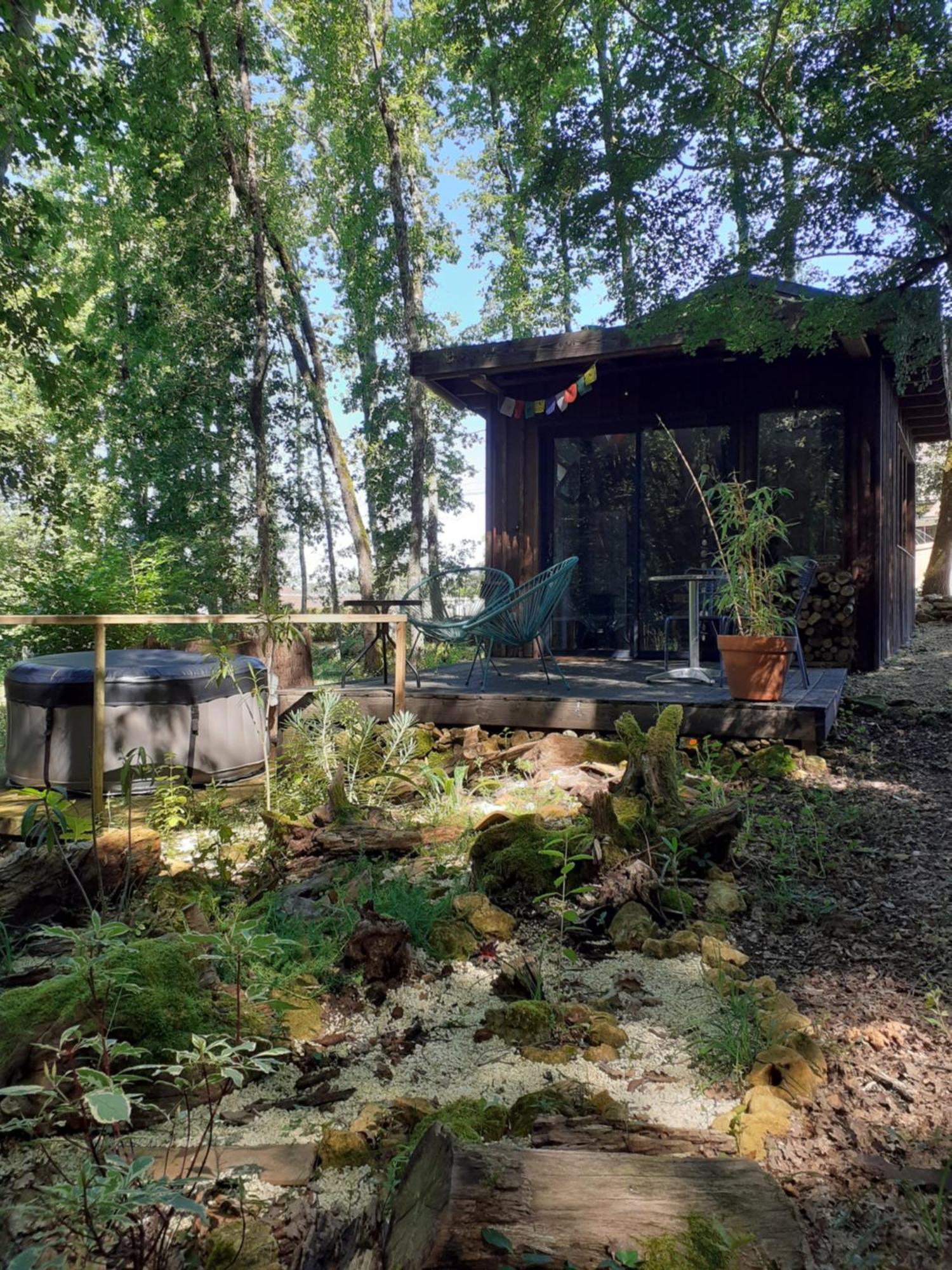Le Gite De La Cabane De L'Oiseau Couze-et-Saint-Front Eksteriør billede