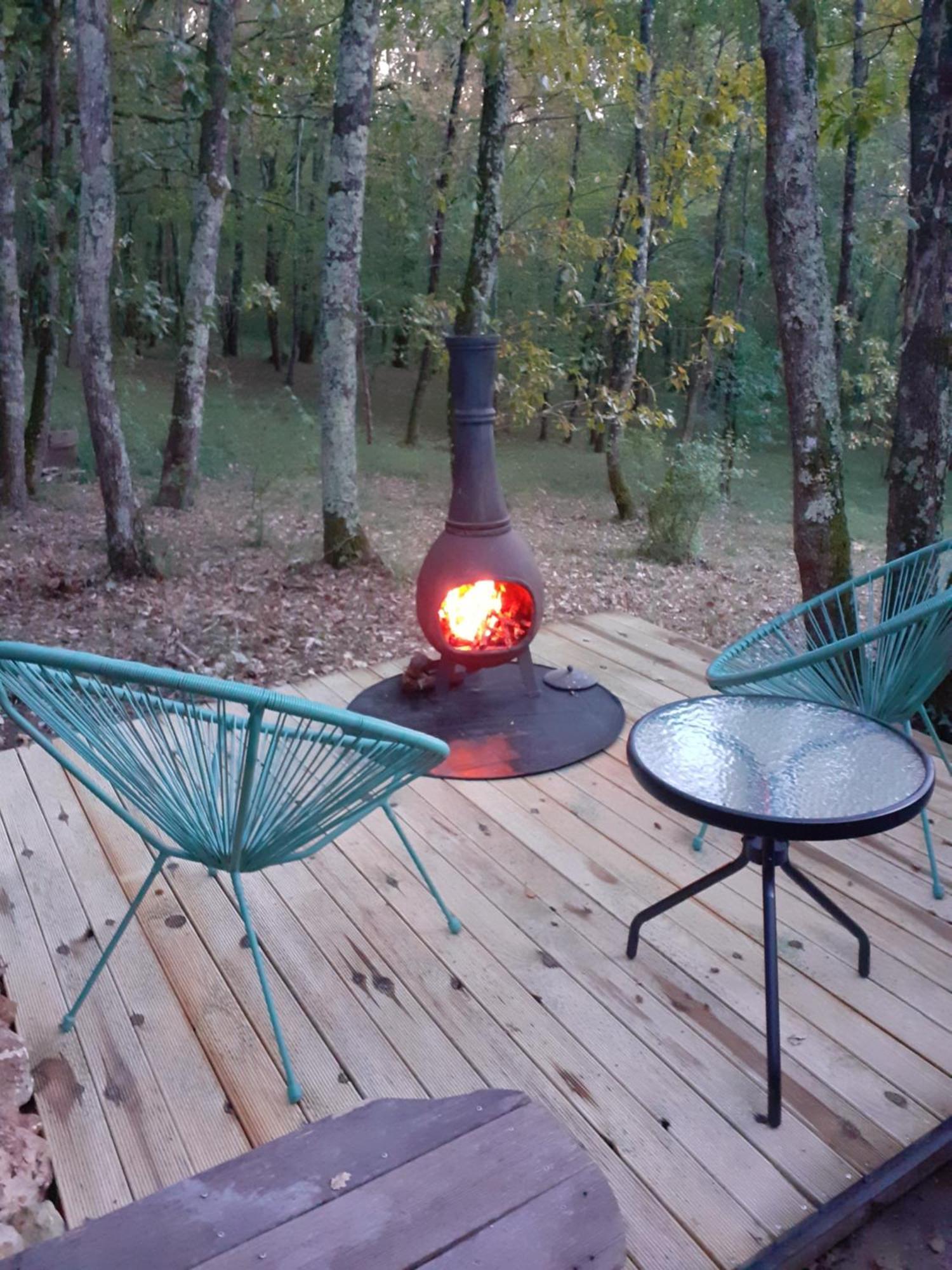 Le Gite De La Cabane De L'Oiseau Couze-et-Saint-Front Eksteriør billede